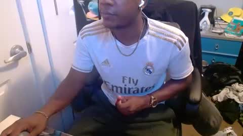 Snapshot of bbc_elrey chatting on June 24, 3:22 pm Racks online show from June 24, 3:22 pm