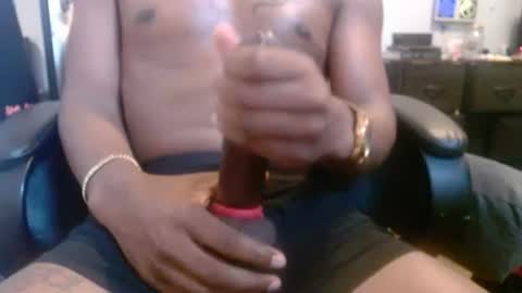 Snapshot of bbc_elrey chatting on July 16, 4:35 pm Racks online show from July 16, 4:35 pm