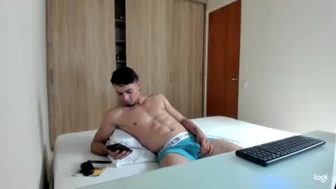 Snapshot of bbenboxer chatting on November 19, 7:25 pm bbenboxer online show from November 19, 7:25 pm