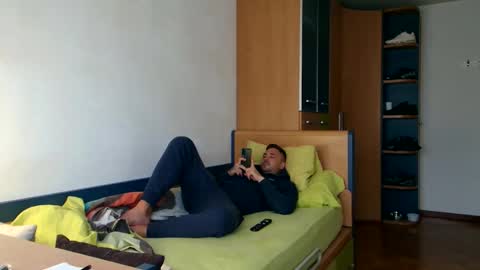 Snapshot of bbnamelezz chatting on October 23, 7:29 am BB Namelezz online show from October 23, 7:29 am