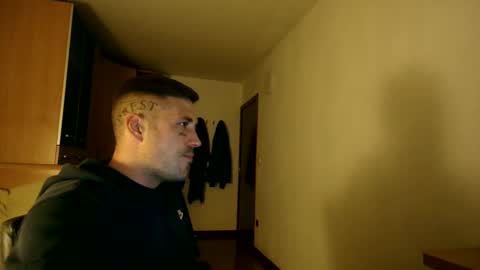 Snapshot of bbnamelezz chatting on October 27, 9:19 pm BB Namelezz online show from October 27, 9:19 pm