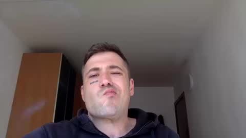 Snapshot of bbnamelezz chatting on March 12, 9:48 am BB Namelezz online show from March 12, 9:48 am