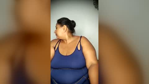 Snapshot of bbw_cindy11 chatting on August 7, 8:33 pm Cindy online show from August 7, 8:33 pm