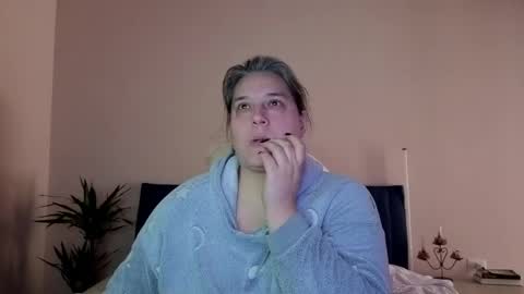 Love online show from March 24, 3:06 pm