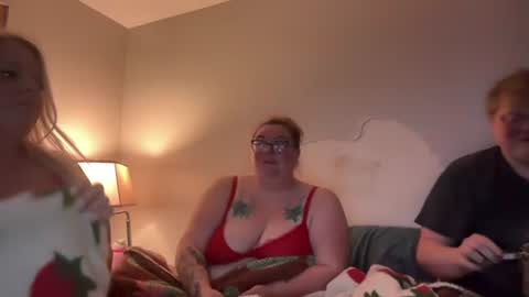 Snapshot of bbwqueen216 chatting on July 12, 3:52 am bbwqueen216 online show from July 12, 3:52 am