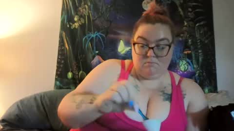 Snapshot of bbwqueen216 chatting on July 15, 4:34 pm bbwqueen216 online show from July 15, 4:34 pm
