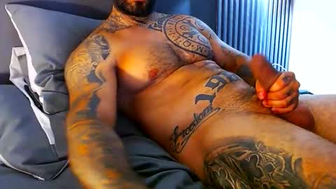 Snapshot of bby044 chatting on May 6, 2:19 am bby044 online show from May 6, 2:19 am