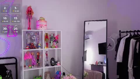 Snapshot of bbybee_lin chatting on July 23, 3:37 am bbybee lin online show from July 23, 3:37 am