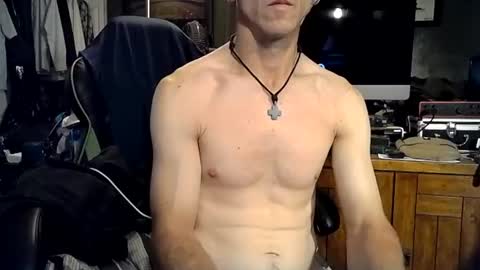 bchillin28 online show from July 13, 5:49 pm