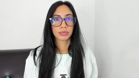 daniela villamizar online show from December 30, 5:13 pm
