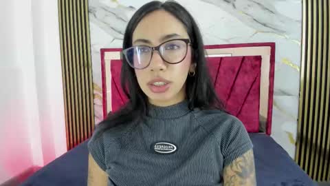 daniela villamizar online show from September 25, 2:21 pm