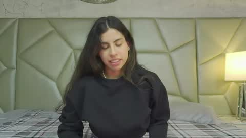 Helena  Evan online show from December 16, 11:37 am