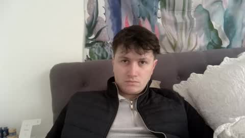 Snapshot of beanontoast chatting on February 19, 3:05 pm James online show from February 19, 3:05 pm