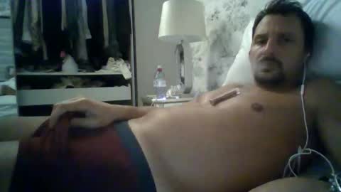 Snapshot of bearboudior chatting on October 25, 11:43 pm bearboudior online show from October 25, 11:43 pm