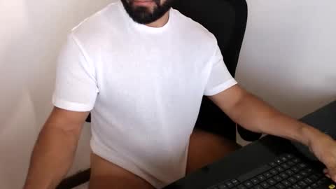 Beard Guy online show from November 18, 4:00 pm