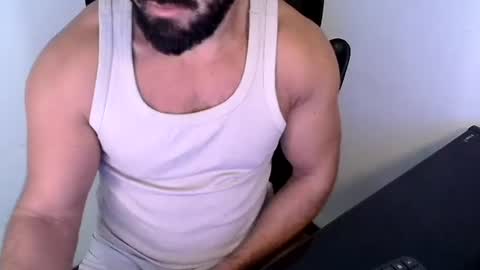 Snapshot of beard_top_guy chatting on July 8, 1:15 pm Beard Guy online show from July 8, 1:15 pm