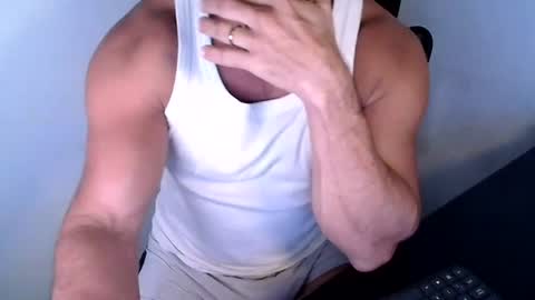 Snapshot of beard_top_guy chatting on July 18, 11:14 am Beard Guy online show from July 18, 11:14 am
