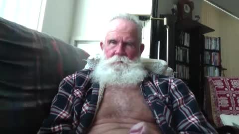 beardbushy online show from October 4, 3:54 pm