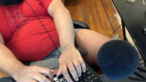 Snapshot of beardudeguy chatting on January 10, 4:41 pm beardudeguy online show from January 10, 4:41 pm