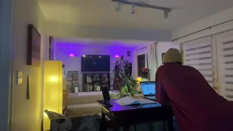 bearmeat4you online show from August 10, 4:49 am