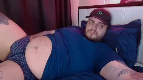 Snapshot of bearway30 chatting on February 12, 5:16 pm Bearway31 online show from February 12, 5:16 pm