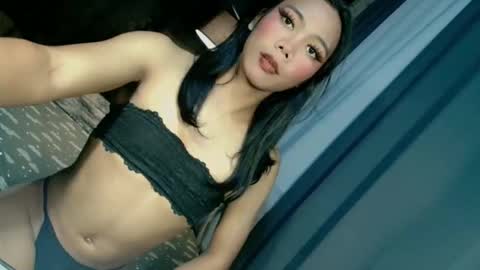 beatrice_luna online show from April 16, 3:57 pm