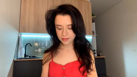 Snapshot of beatriceesmond chatting on October 31, 8:15 am Katie online show from October 31, 8:15 am