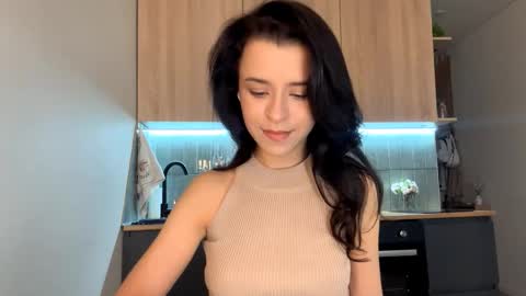 Snapshot of beatriceesmond chatting on November 8, 6:24 am Katie online show from November 8, 6:24 am