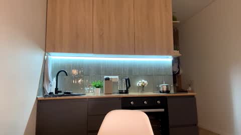 Snapshot of beatriceesmond chatting on November 26, 11:11 am Katie online show from November 26, 11:11 am