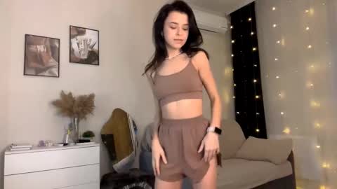 Snapshot of beatriceesmond chatting on November 27, 1:46 pm Katie online show from November 27, 1:46 pm