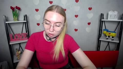 Snapshot of beatriceflyy chatting on December 12, 9:30 am BeatriceFlyy online show from December 12, 9:30 am