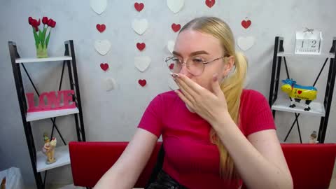 Snapshot of beatriceflyy chatting on December 12, 1:06 pm BeatriceFlyy online show from December 12, 1:06 pm