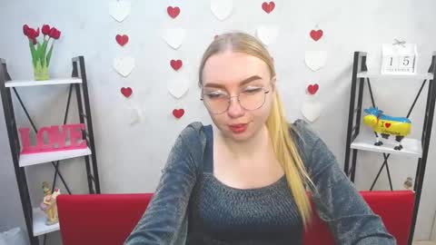 Snapshot of beatriceflyy chatting on December 15, 3:20 pm BeatriceFlyy online show from December 15, 3:20 pm