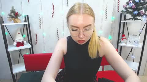 Snapshot of beatriceflyy chatting on January 9, 3:34 pm BeatriceFlyy online show from January 9, 3:34 pm