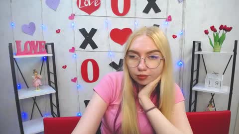 Snapshot of beatriceflyy chatting on February 19, 3:27 pm BeatriceFlyy online show from February 19, 3:27 pm