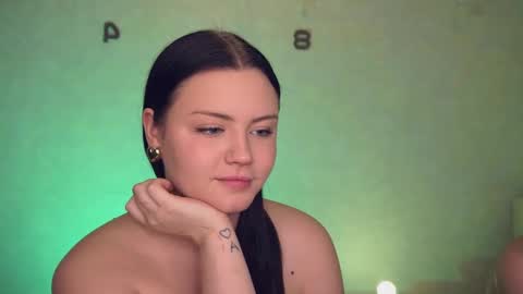 Snapshot of beatris_mils chatting on January 26, 5:45 am Beatrice online show from January 26, 5:45 am