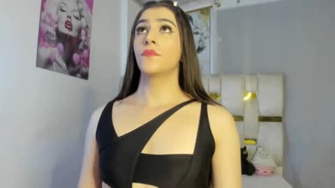 Snapshot of beautiful_doll888 chatting on December 17, 11:00 pm Valeria online show from December 17, 11:00 pm