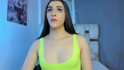 Snapshot of beautiful_doll888 chatting on February 10, 1:53 am Valeria online show from February 10, 1:53 am