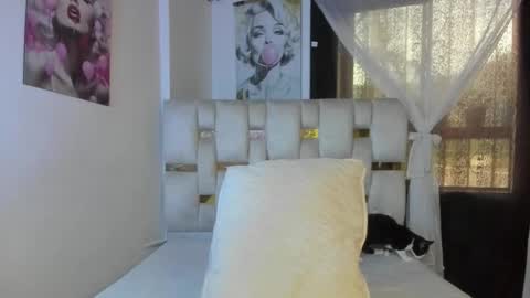 Snapshot of beautiful_doll888 chatting on February 18, 9:44 pm Valeria online show from February 18, 9:44 pm