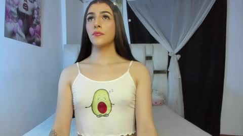 Snapshot of beautiful_doll888 chatting on April 16, 2:45 am Valeria online show from April 16, 2:45 am