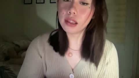 Snapshot of beautiful_lust69 chatting on December 2, 5:15 pm Sweet Aya online show from December 2, 5:15 pm