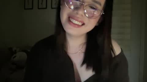 Snapshot of beautiful_lust69 chatting on December 18, 2:17 pm Sweet Aya online show from December 18, 2:17 pm