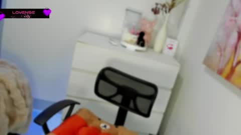 Snapshot of beautiful_mistake chatting on April 26, 10:24 am Aleah Mendez online show from April 26, 10:24 am