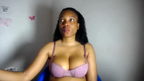 Snapshot of beautiful_moanna chatting on June 22, 7:33 pm moanna online show from June 22, 7:33 pm