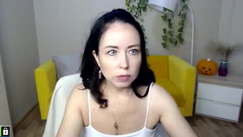 beautiful_moon3 online show from October 28, 10:41 am