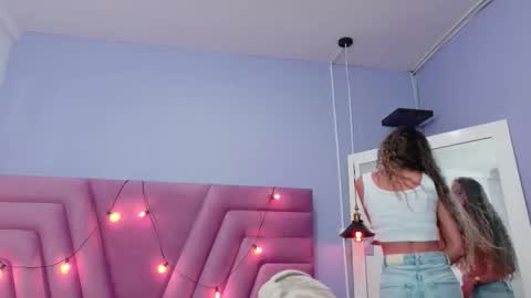 Snapshot of beautifulskinny18 chatting on February 8, 8:12 pm Shalom online show from February 8, 8:12 pm