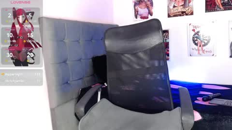 Snapshot of beauty_lana18 chatting on May 15, 11:56 pm lana online show from May 15, 11:56 pm