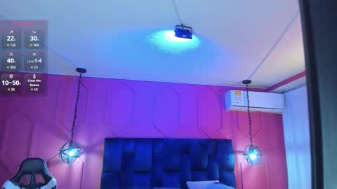 Snapshot of beauty_milf4 chatting on October 11, 11:09 am Chantall online show from October 11, 11:09 am