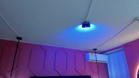 Chantall online show from December 20, 11:39 am