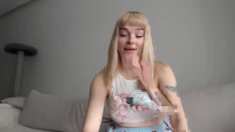 POLLY online show from February 17, 12:01 pm